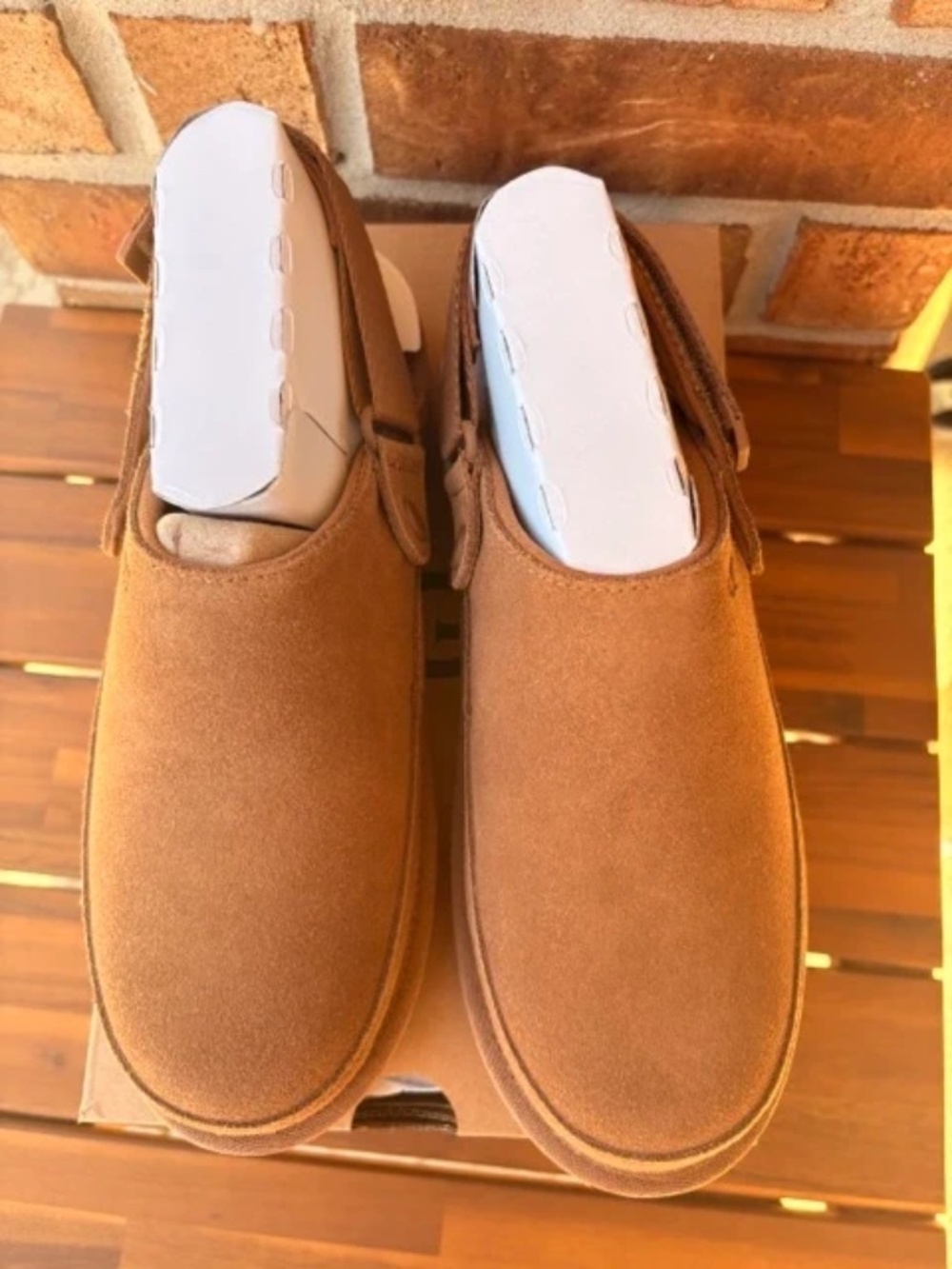 UGG Kids Goldenstar Chestnut Suede Clogs Size 6 EU 38 – NEW IN BOX